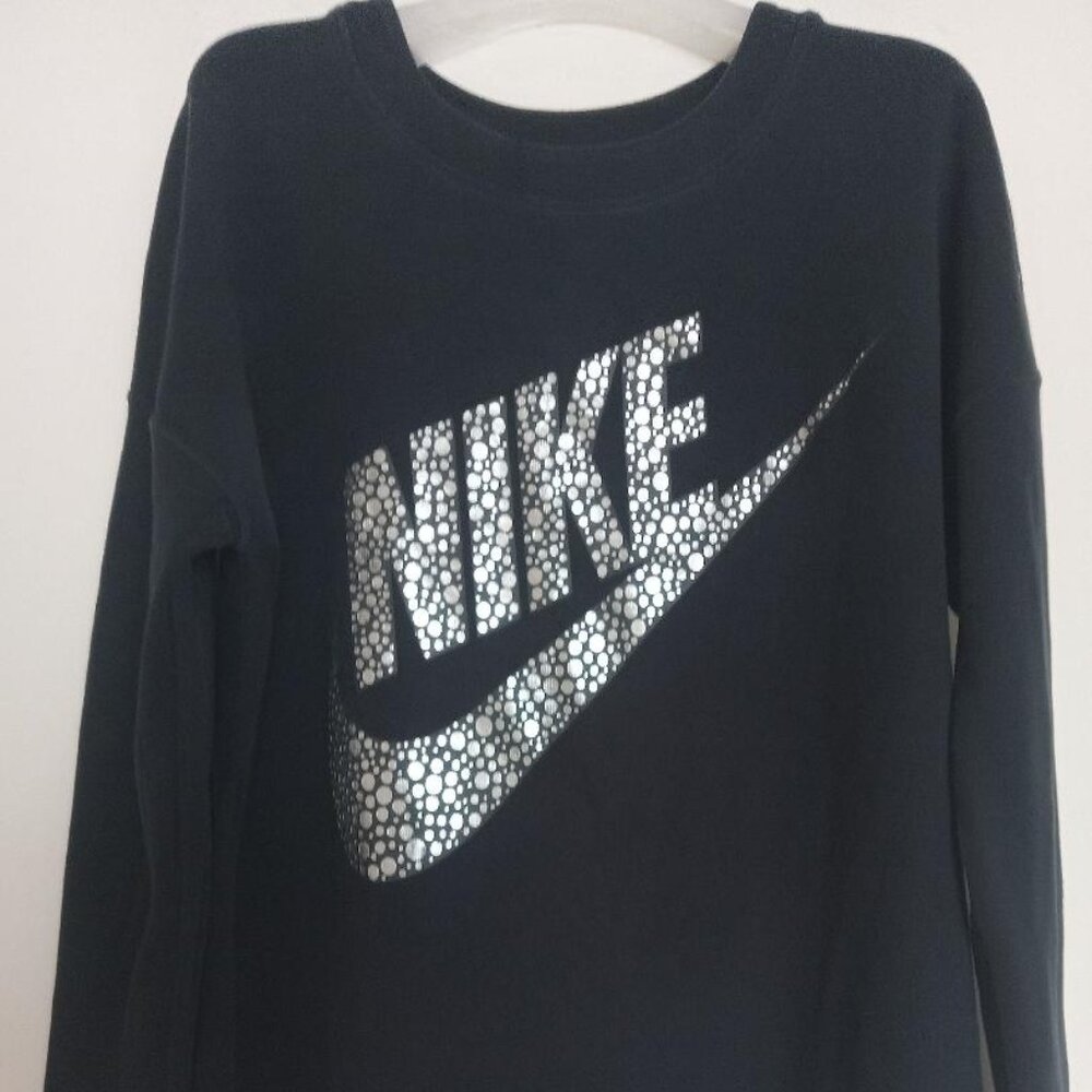 NIKE WOMENS LONG SLEEVE METALLIC LOGO NAVY CREW SWEATSHIRT Womens Size Medium